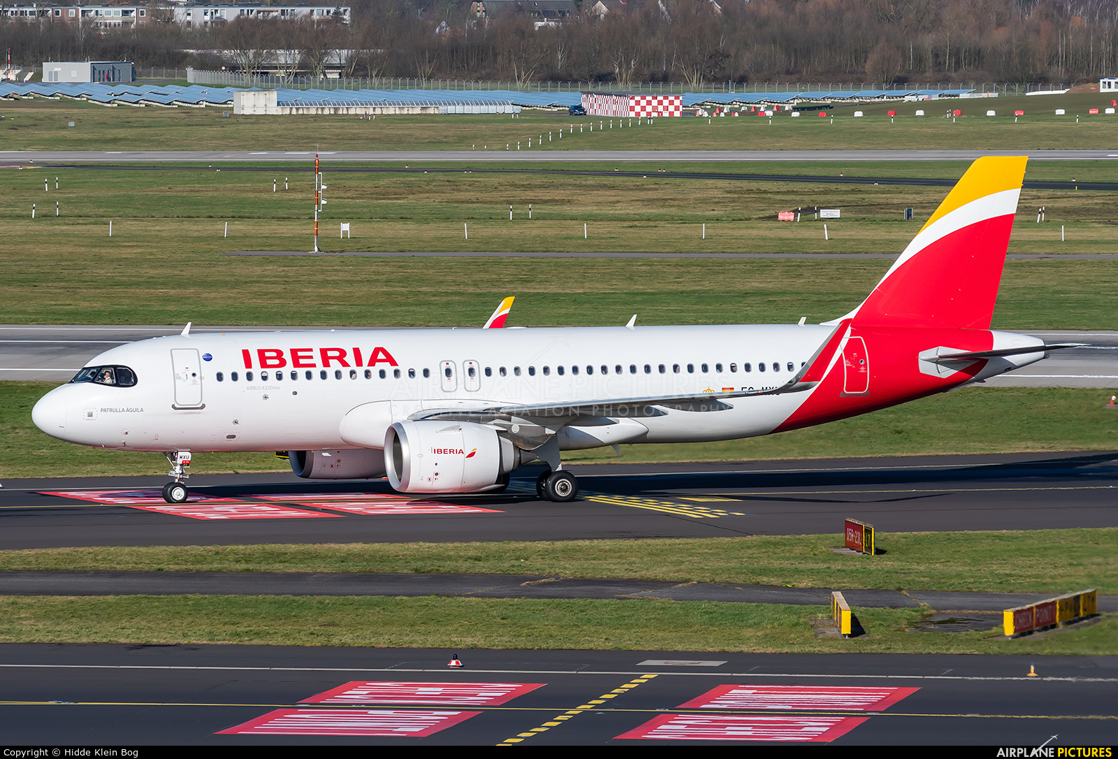 Iberia EC-MXU aircraft at Düsseldorf