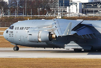 07-7185 - USA - Air Force Boeing C-17A Globemaster III
