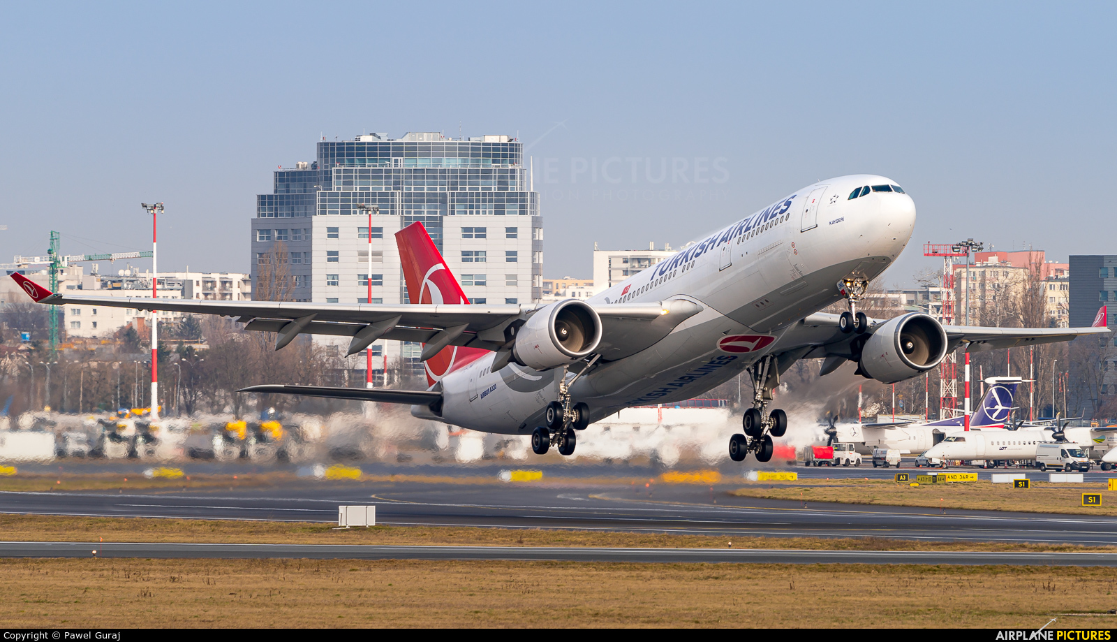 Turkish Airlines TC-JNE aircraft at Warsaw - Frederic Chopin