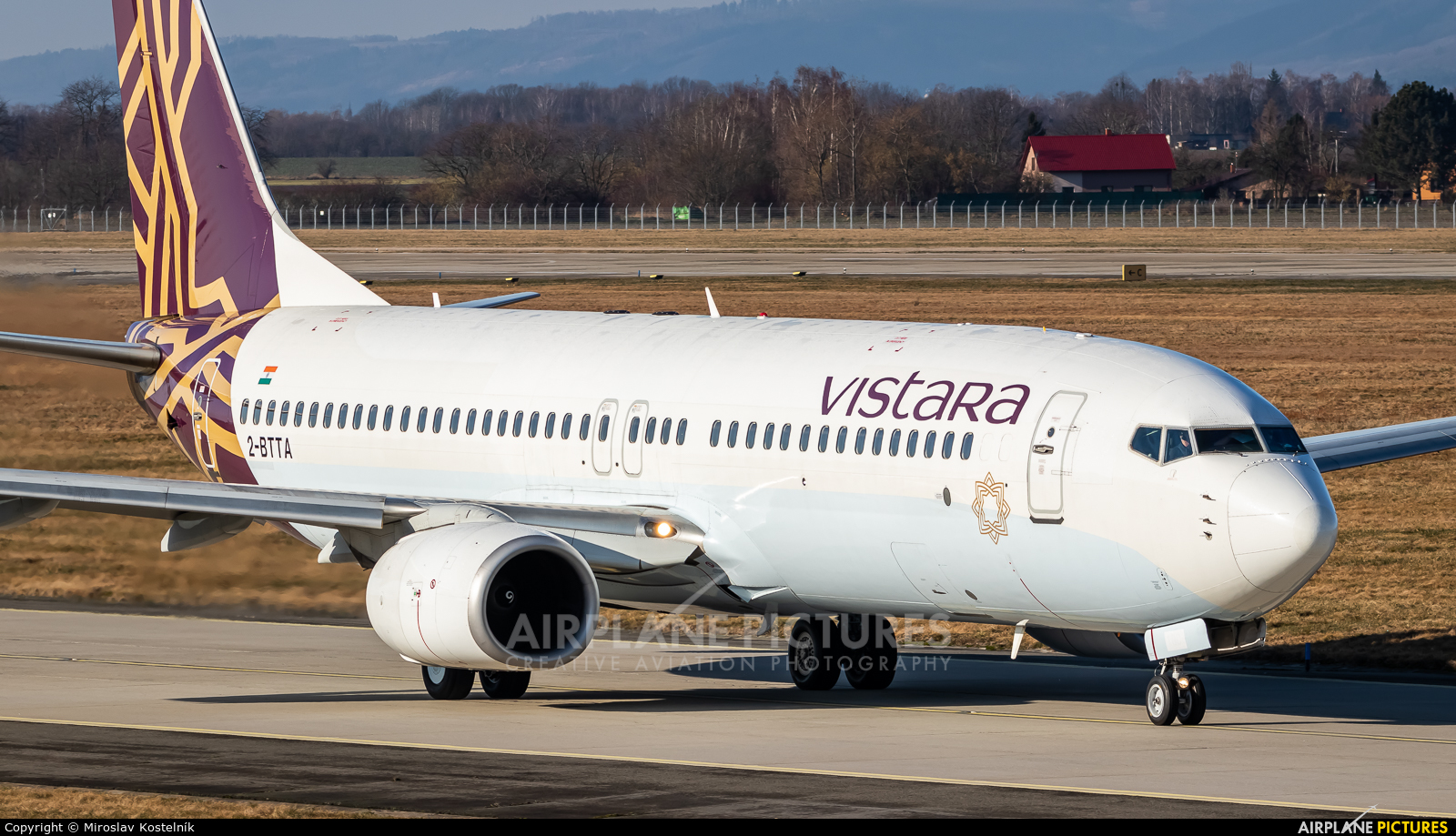Vistara 2-BTTA aircraft at Ostrava Mošnov