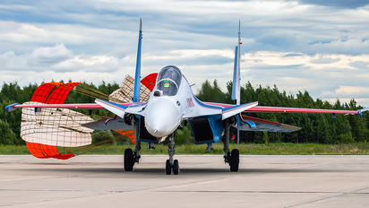 RF-81705 - Russia - Air Force "Russian Knights" Sukhoi Su-30SM
