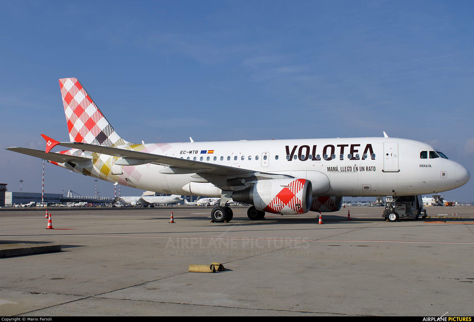 Volotea Airlines EC-MTB aircraft at Milan - Malpensa