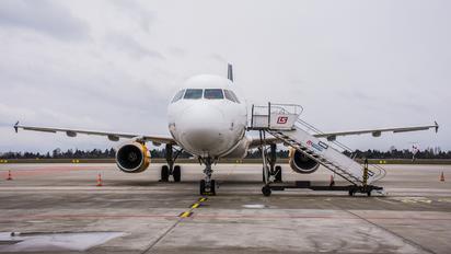 LY-VEH - Avion Express Airbus A321