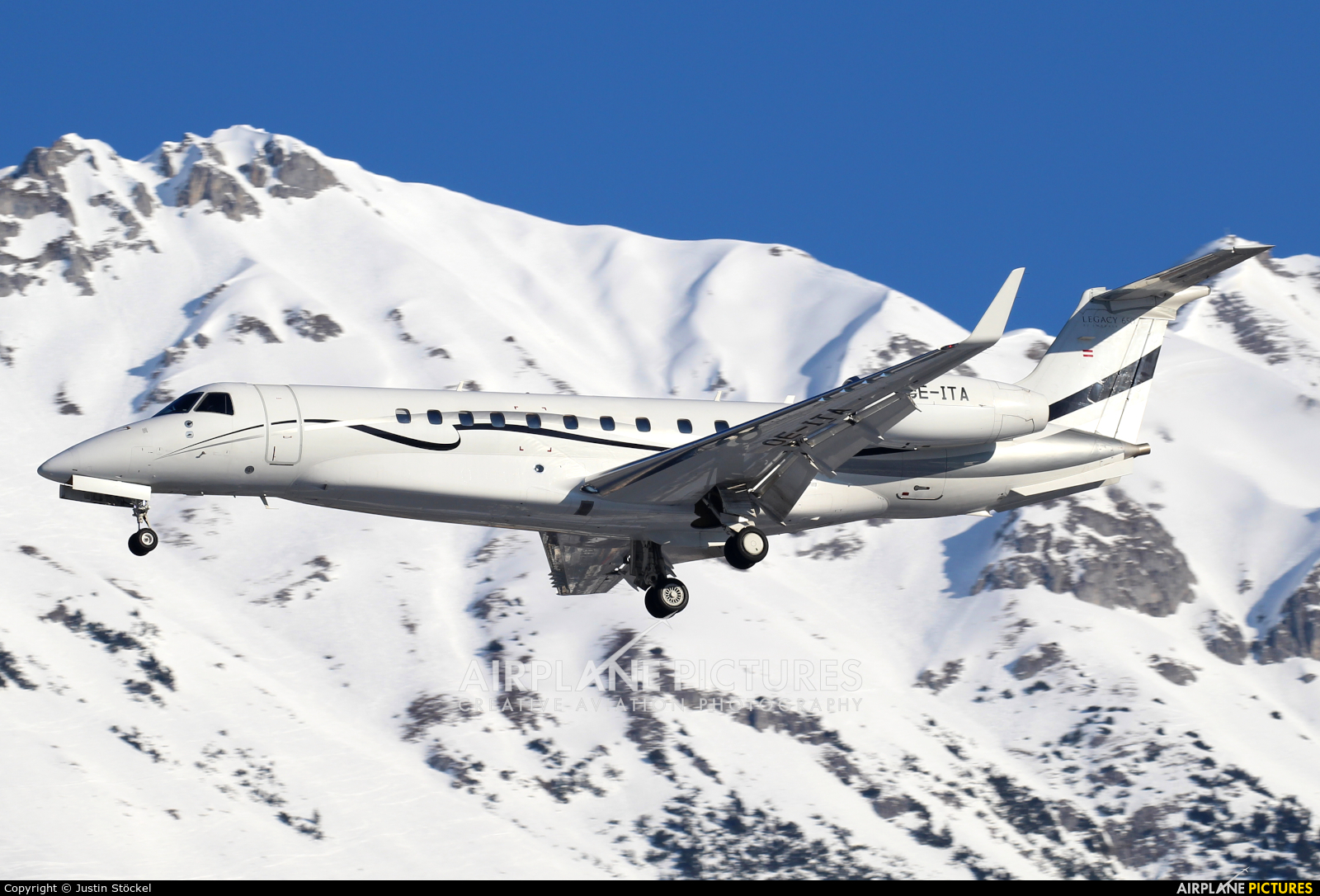 Avcon Jet OE-ITA aircraft at Innsbruck