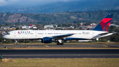 N681DA - Delta Air Lines Boeing 757-200