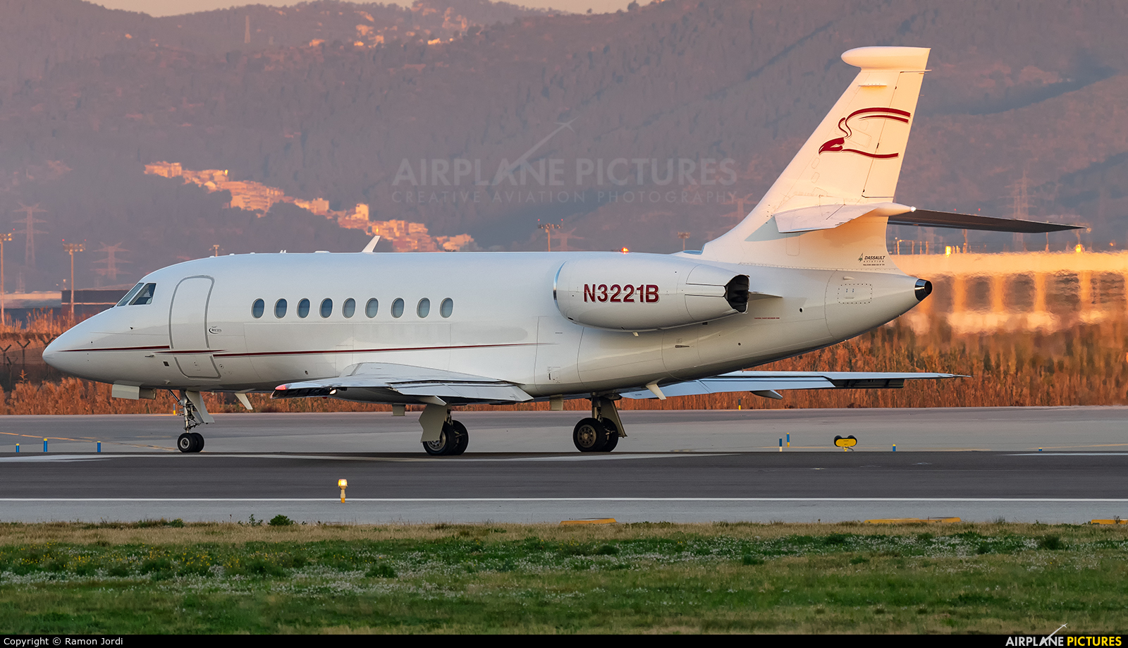 Private N3221B aircraft at Barcelona - El Prat