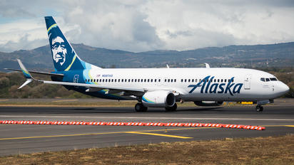 N587AS - Alaska Airlines Boeing 737-800
