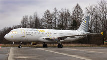 EC-LRE - Vueling Airlines Airbus A320 aircraft