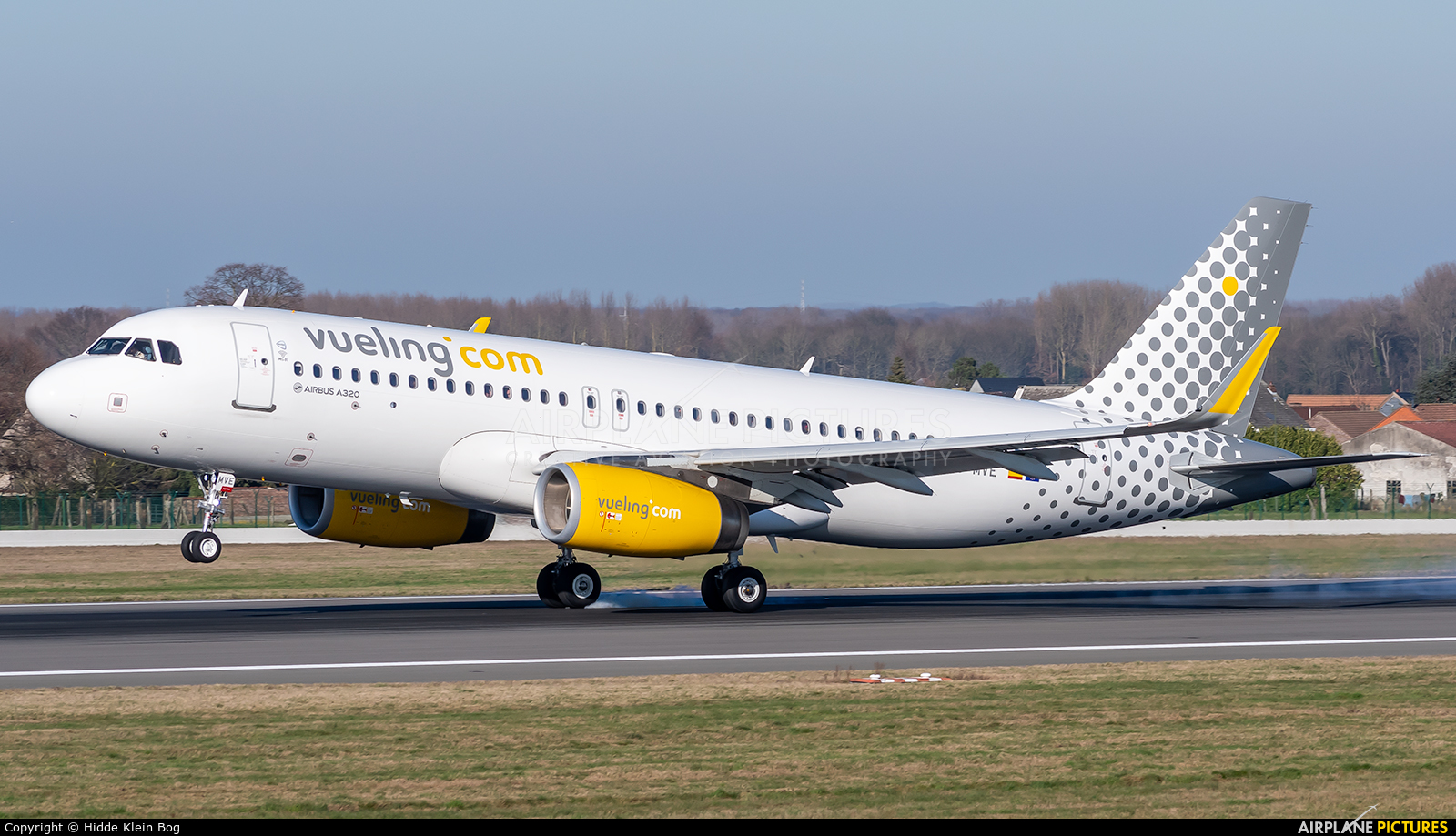 Vueling Airlines EC-MVE aircraft at Brussels - Zaventem