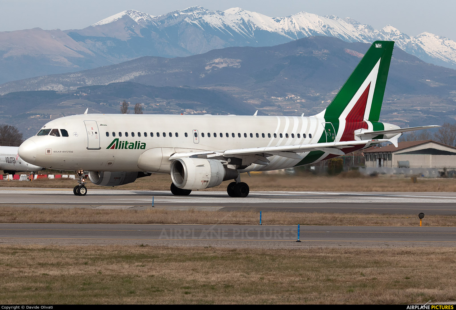 Alitalia EI-IMH aircraft at Verona - Villafranca