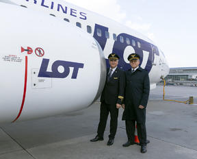 SP-LLG - LOT - Polish Airlines - Aviation Glamour - People, Pilot