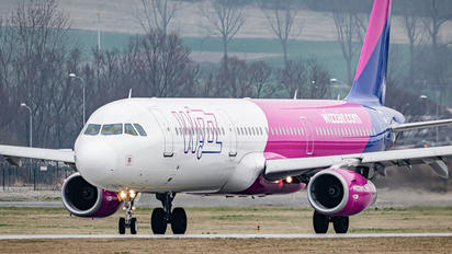 HA-LTA - Wizz Air Airbus A321