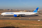 United Airlines N2749U image