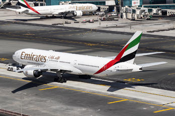 A6-EWI - Emirates Airlines Boeing 777-200LR
