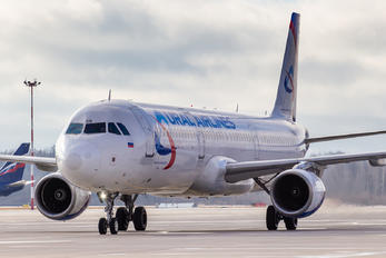 VQ-BOB - Ural Airlines Airbus A321