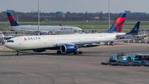 Delta Air Lines N401DZ image