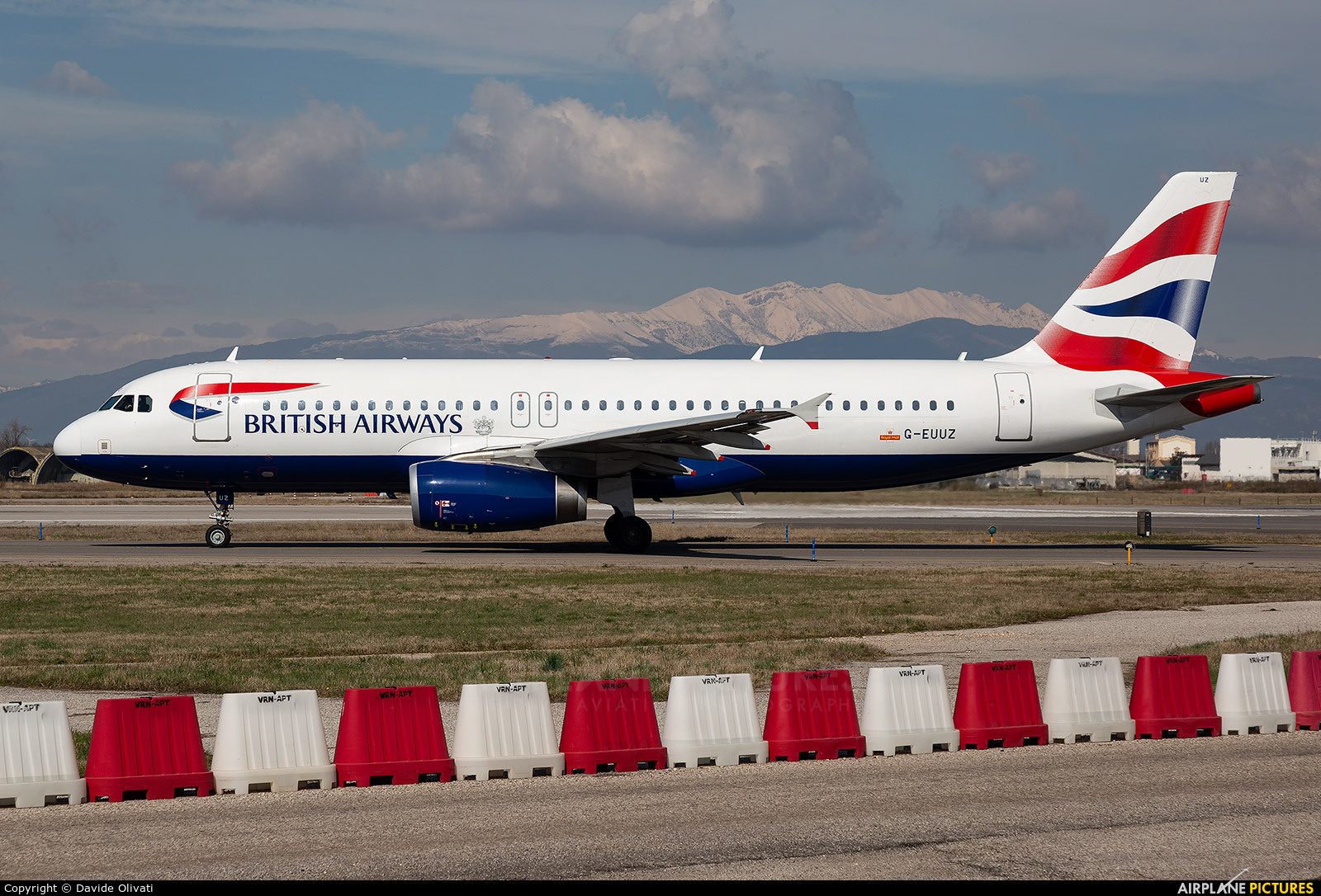 British Airways G-EUUZ aircraft at Verona - Villafranca