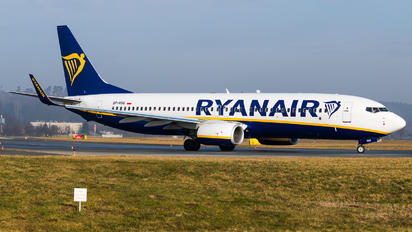 SP-RSG - Ryanair Sun Boeing 737-8AS