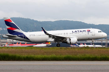 PR-TYI - LATAM Brasil Airbus A320