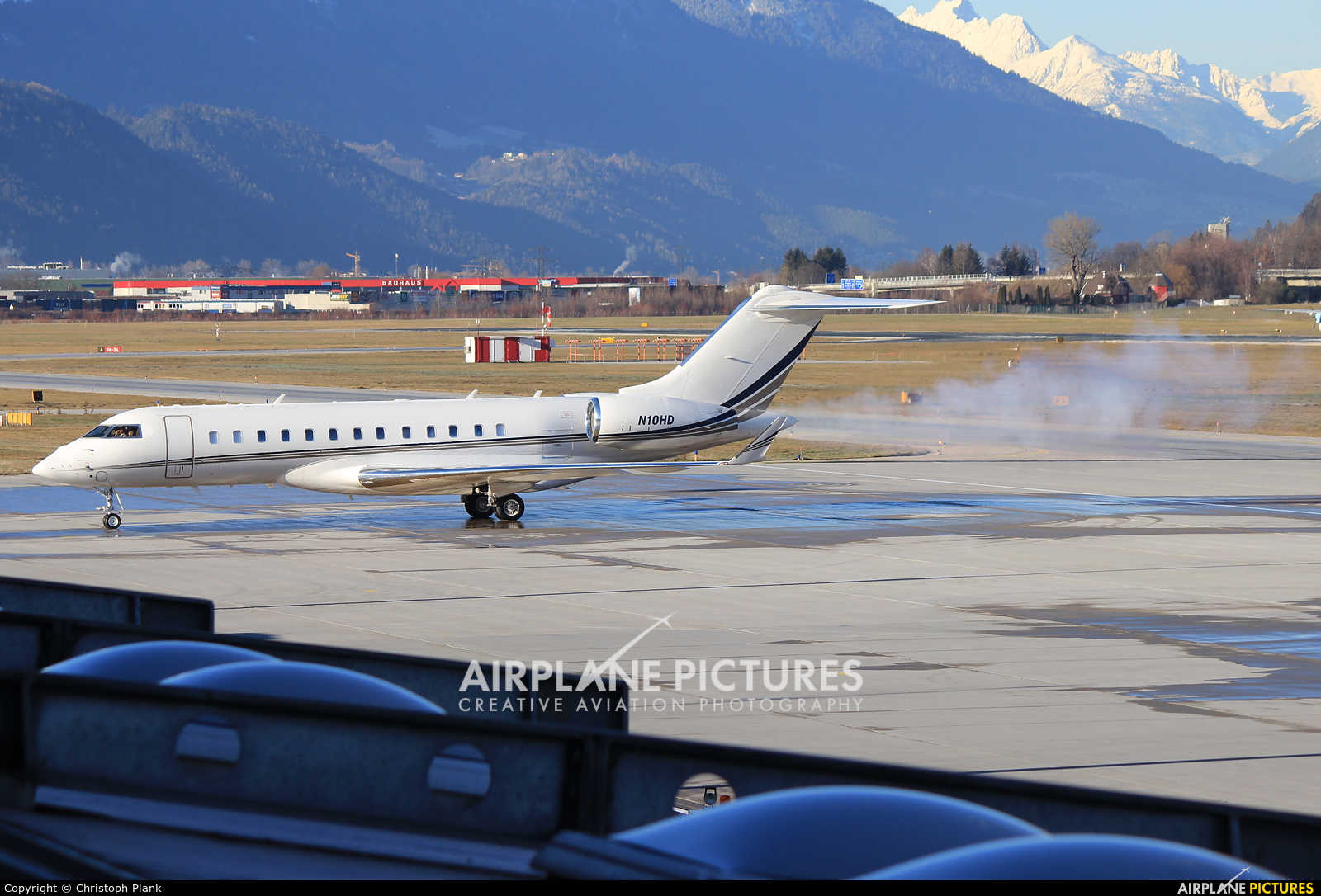 Private N10HD aircraft at Innsbruck