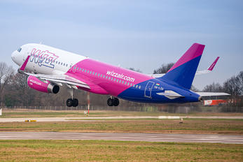 HA-LSA - Wizz Air Airbus A320