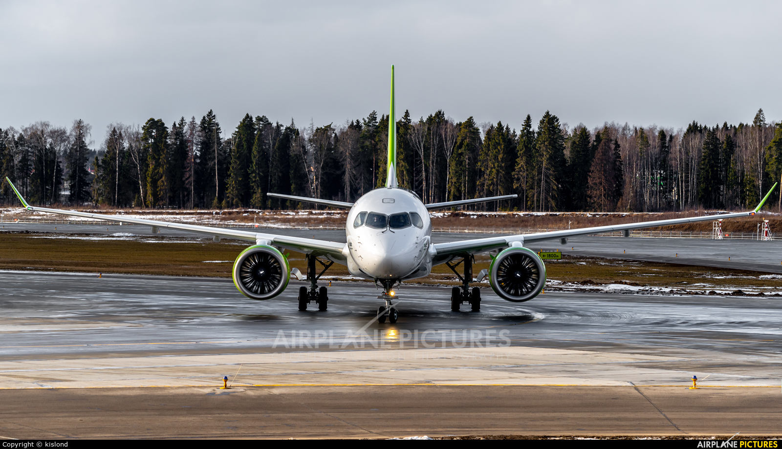 Air Baltic YL-AAV aircraft at Moscow - Sheremetyevo