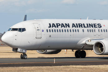 JA335J - JAL - Japan Airlines Boeing 737-800