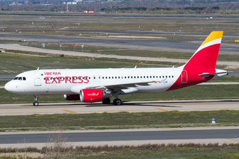 EC-MUK - Iberia Airbus A320