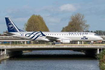 PH-EZX - KLM Cityhopper Embraer ERJ-190 (190-100)