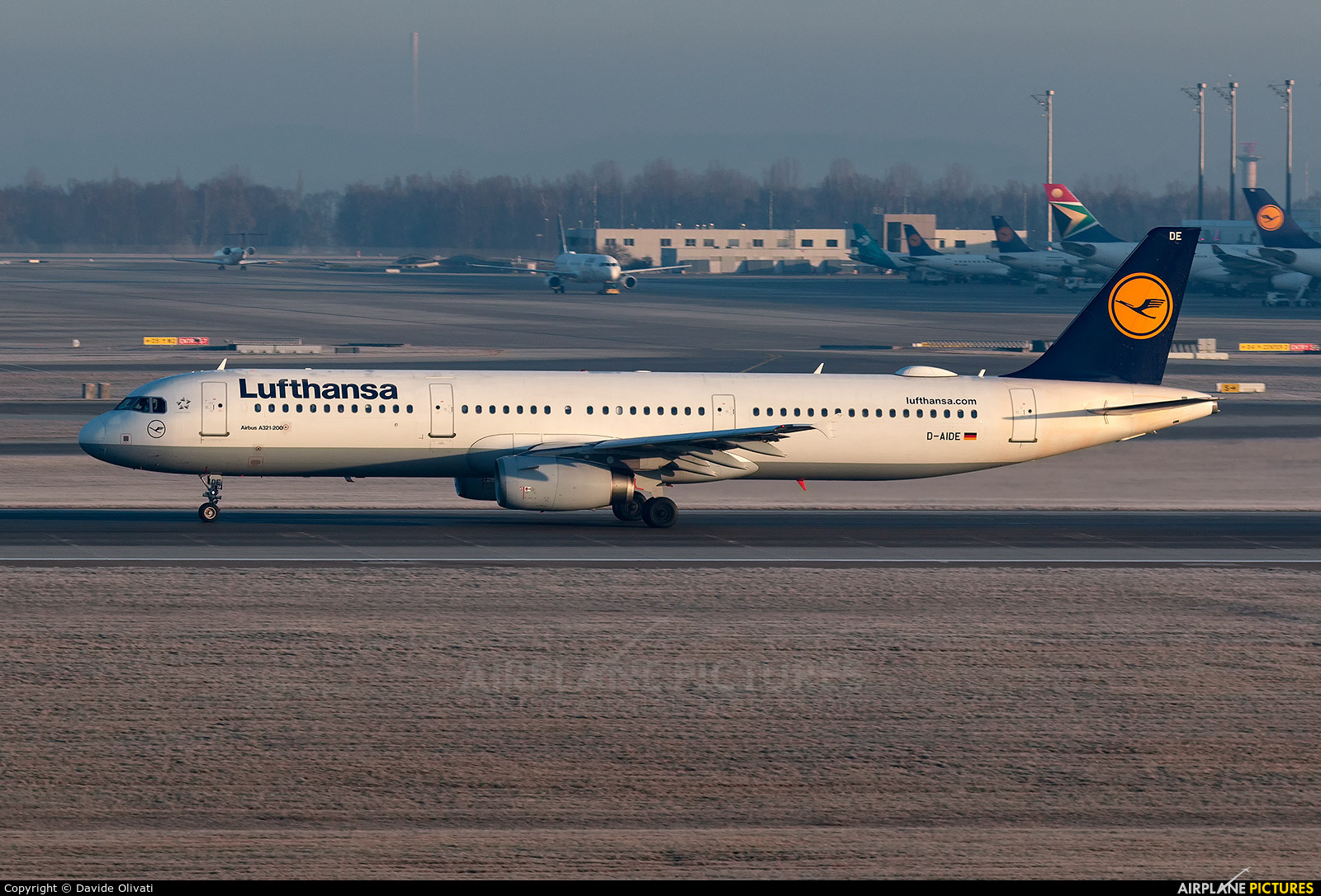 Lufthansa D-AIDE aircraft at Munich