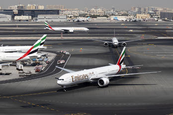 - - Emirates Airlines - Airport Overview - Aircraft Detail