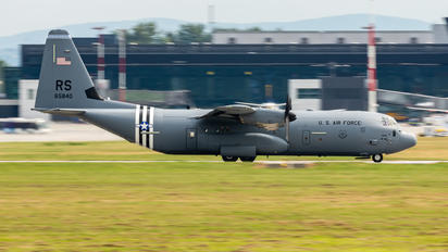 16-5840 - USA - Air Force Lockheed C-130J Hercules