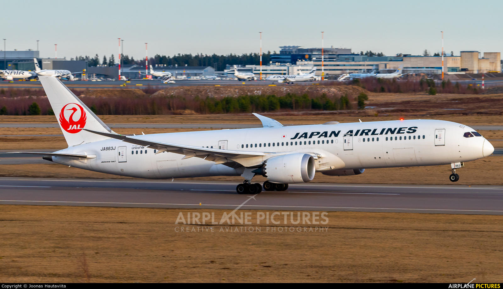 JAL - Japan Airlines JA863J aircraft at Helsinki - Vantaa