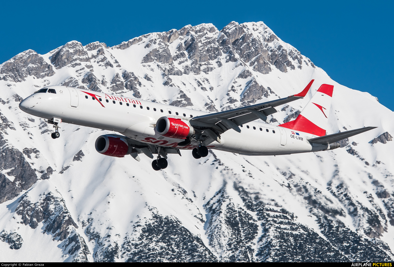 Austrian Airlines/Arrows/Tyrolean OE-LWM aircraft at Innsbruck