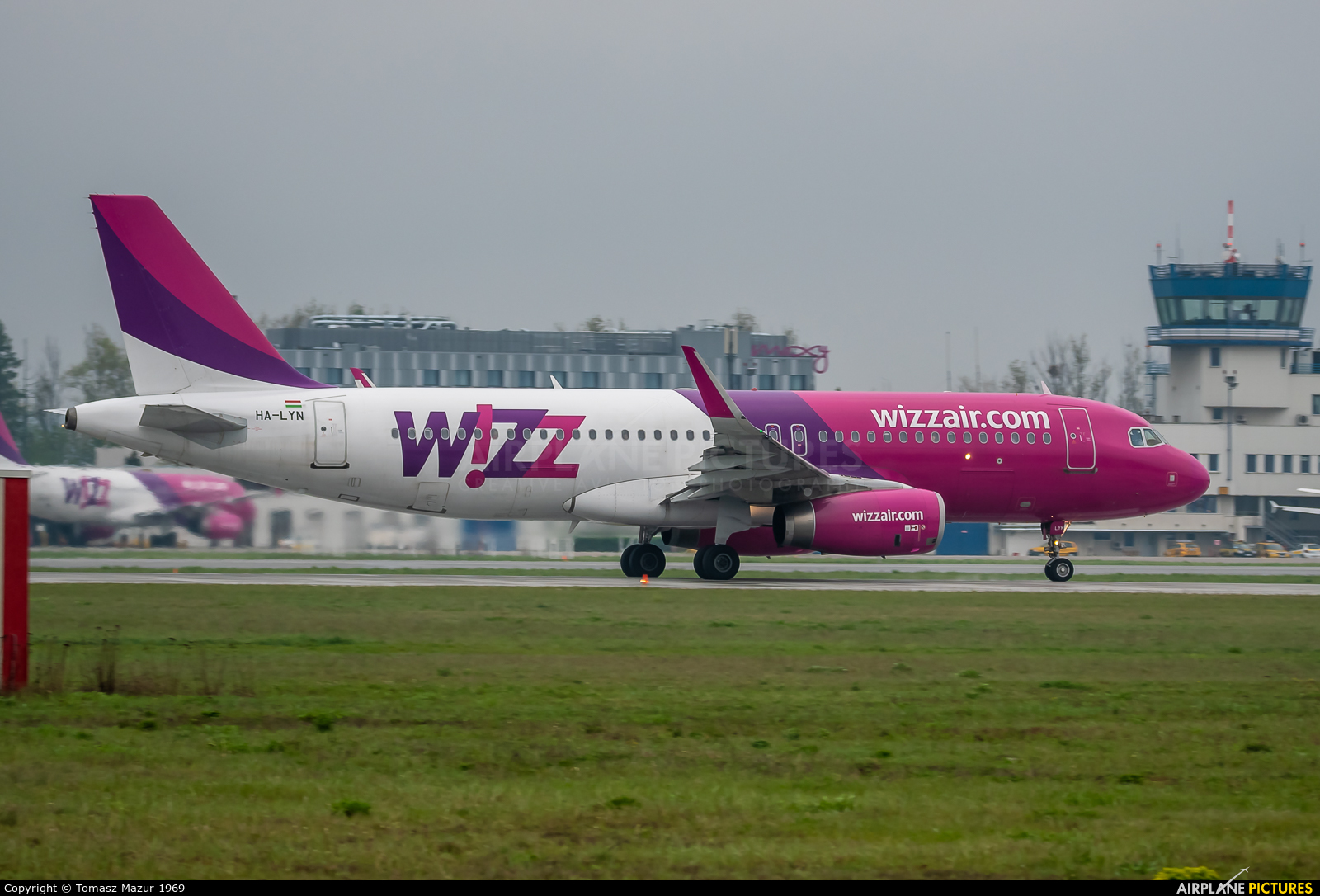 Wizz Air HA-LYN aircraft at Katowice - Pyrzowice