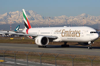 A6-ENP - Emirates Airlines Boeing 777-300ER