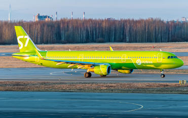 VP-BPC - S7 Airlines Airbus A321