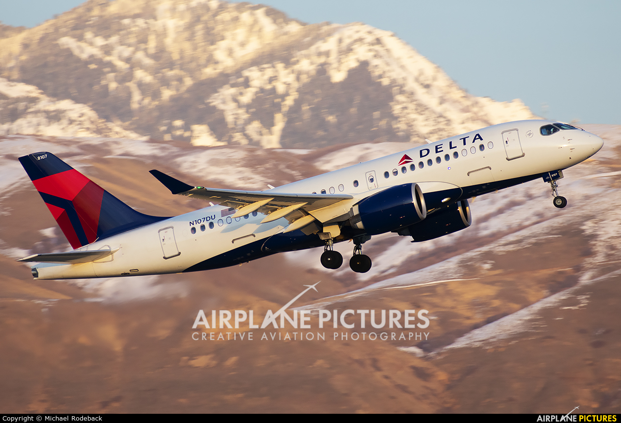Delta Air Lines N107DU aircraft at Salt Lake City