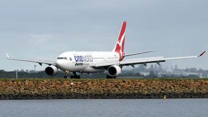 VH-EBV - QANTAS Airbus A330-200
