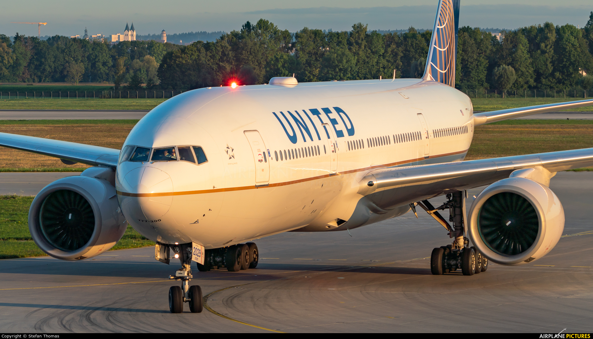 United Airlines N229UA aircraft at Munich