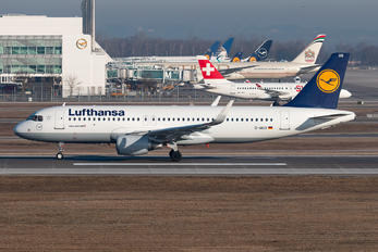 D-AIUS - Lufthansa Airbus A320