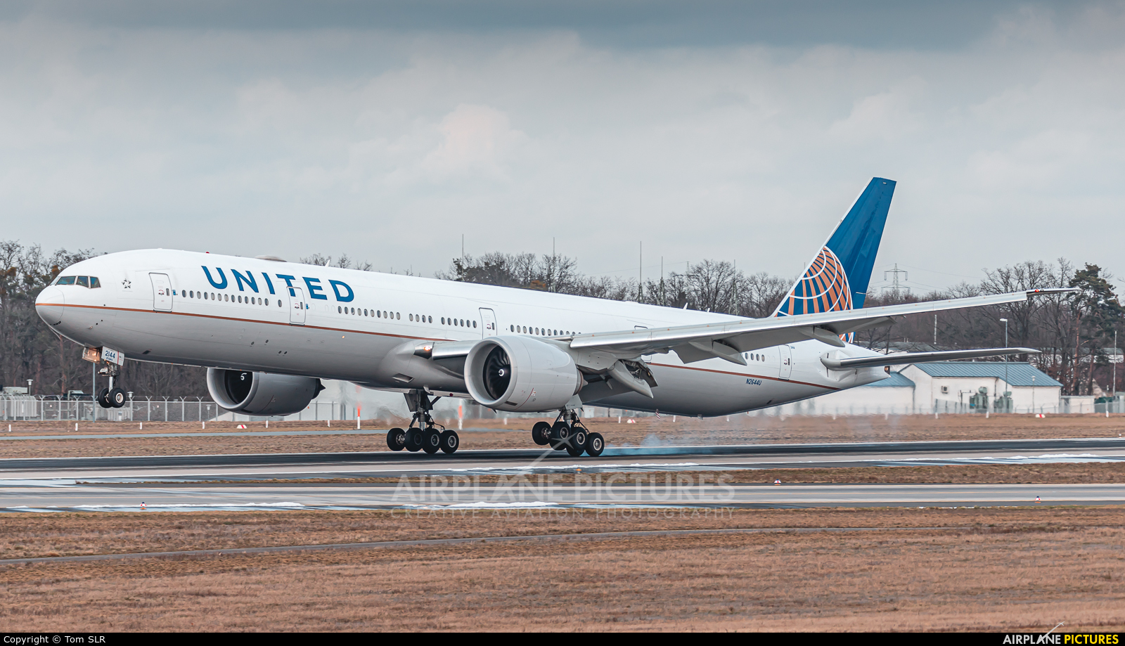 United Airlines N2644U aircraft at Frankfurt