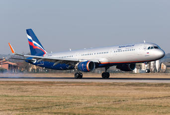 VP-BTK - Aeroflot Airbus A321