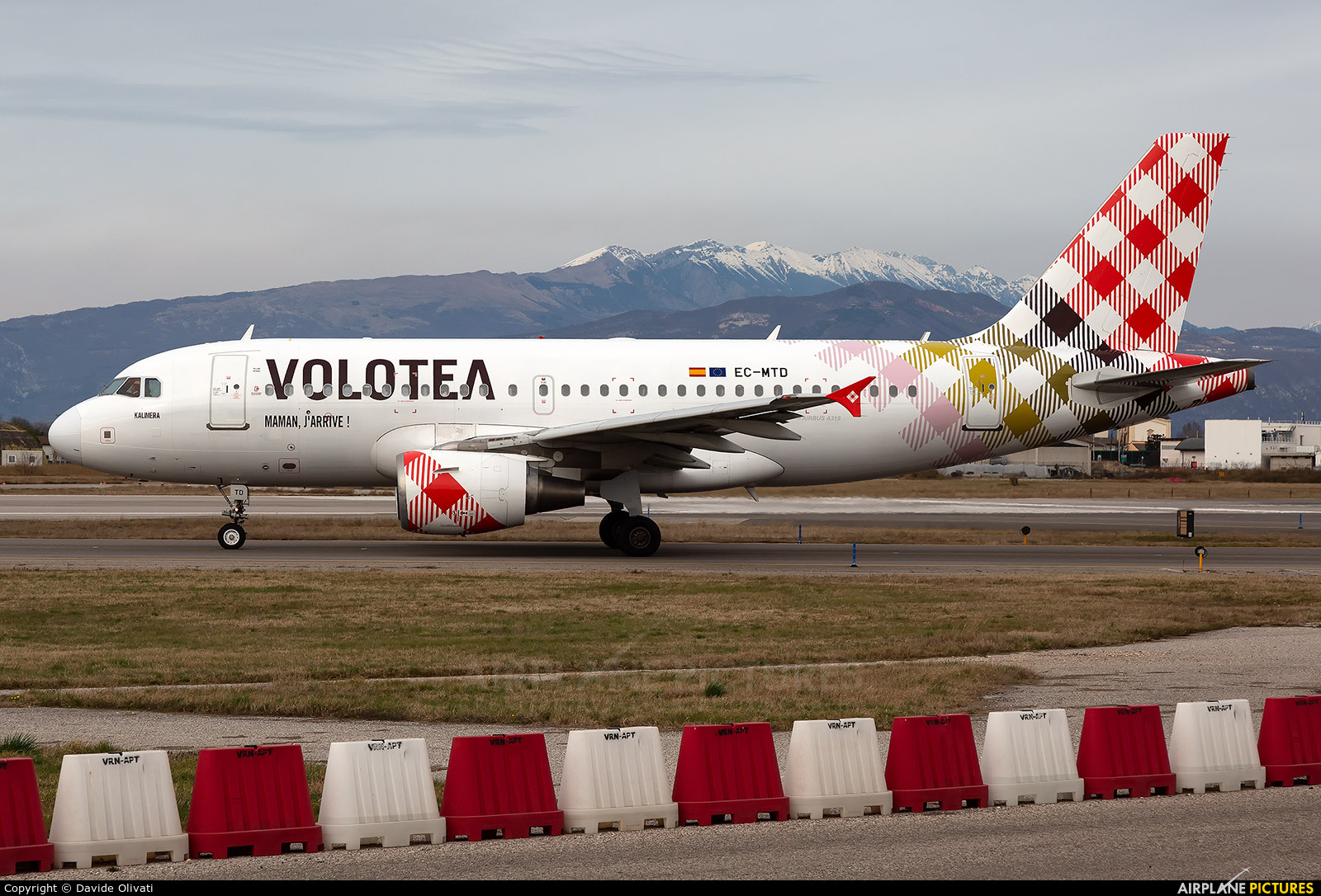 Volotea Airlines EC-MTD aircraft at Verona - Villafranca