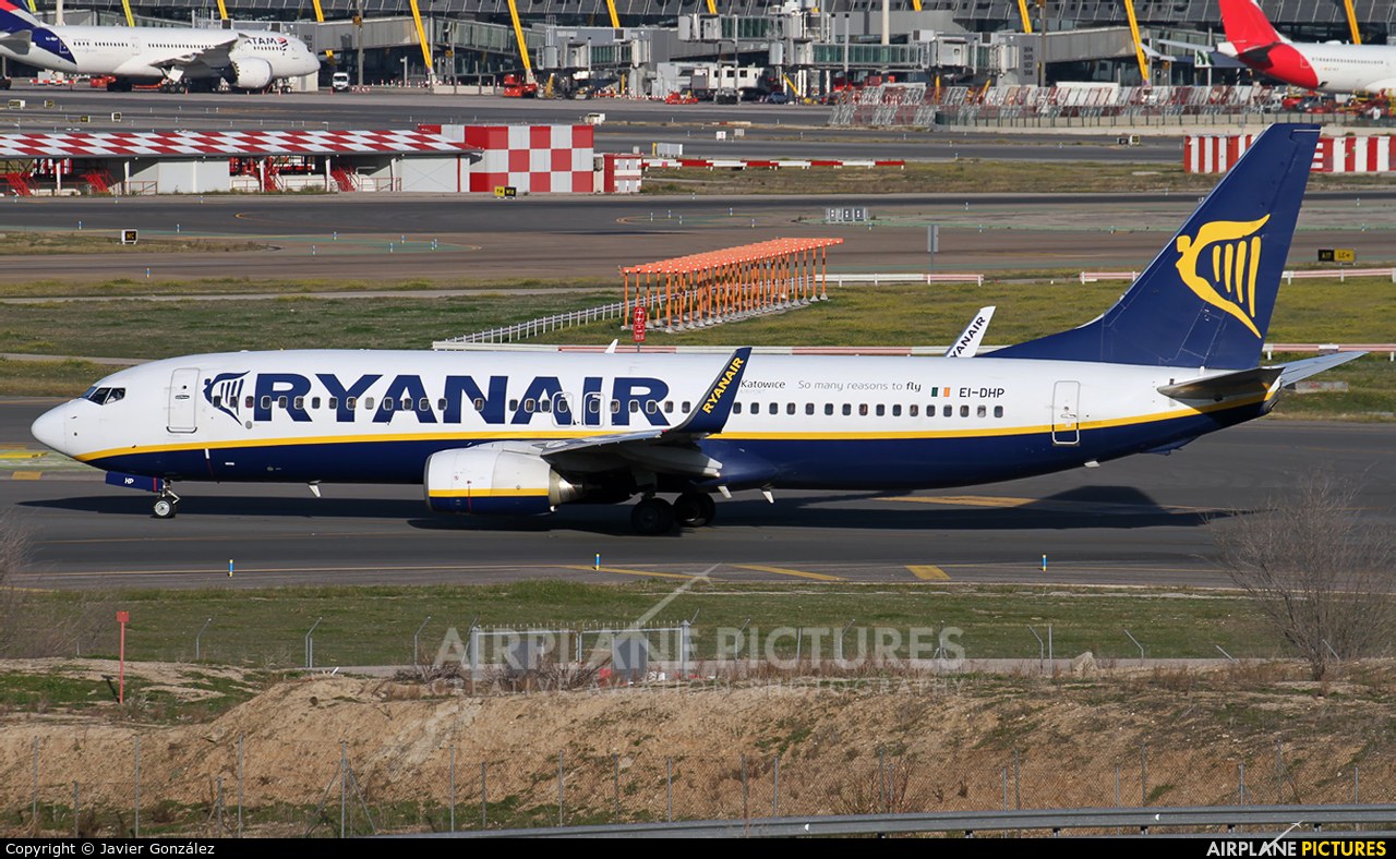 Ryanair EI-DHP aircraft at Madrid - Barajas