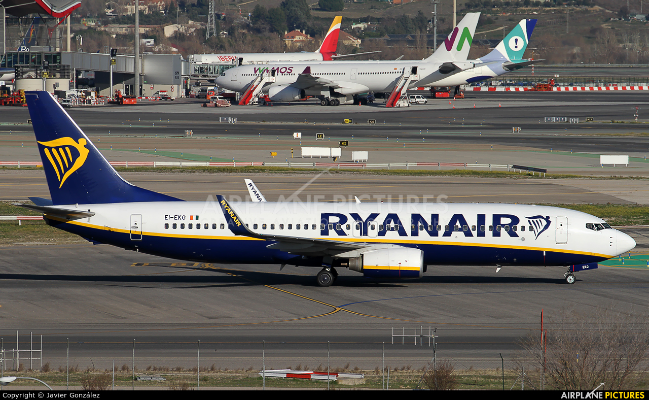 Ryanair EI-EKG aircraft at Madrid - Barajas