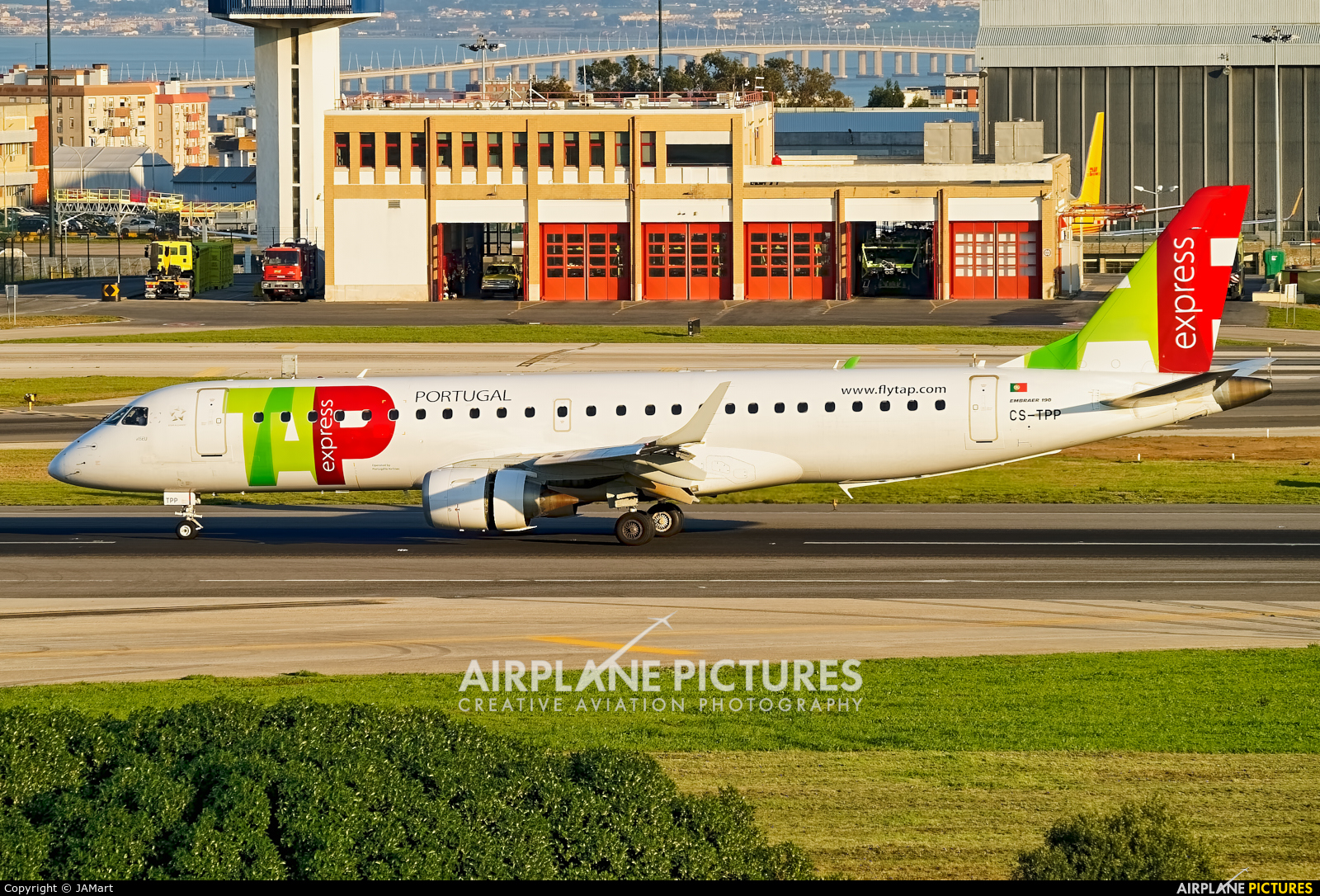 TAP Express CS-TPP aircraft at Lisbon