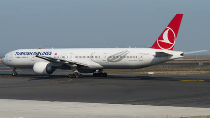 TC-JJZ - Turkish Airlines Boeing 777-300ER