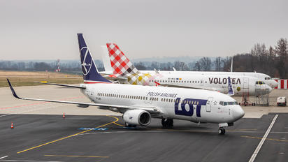 SP-LWD - LOT - Polish Airlines Boeing 737-800