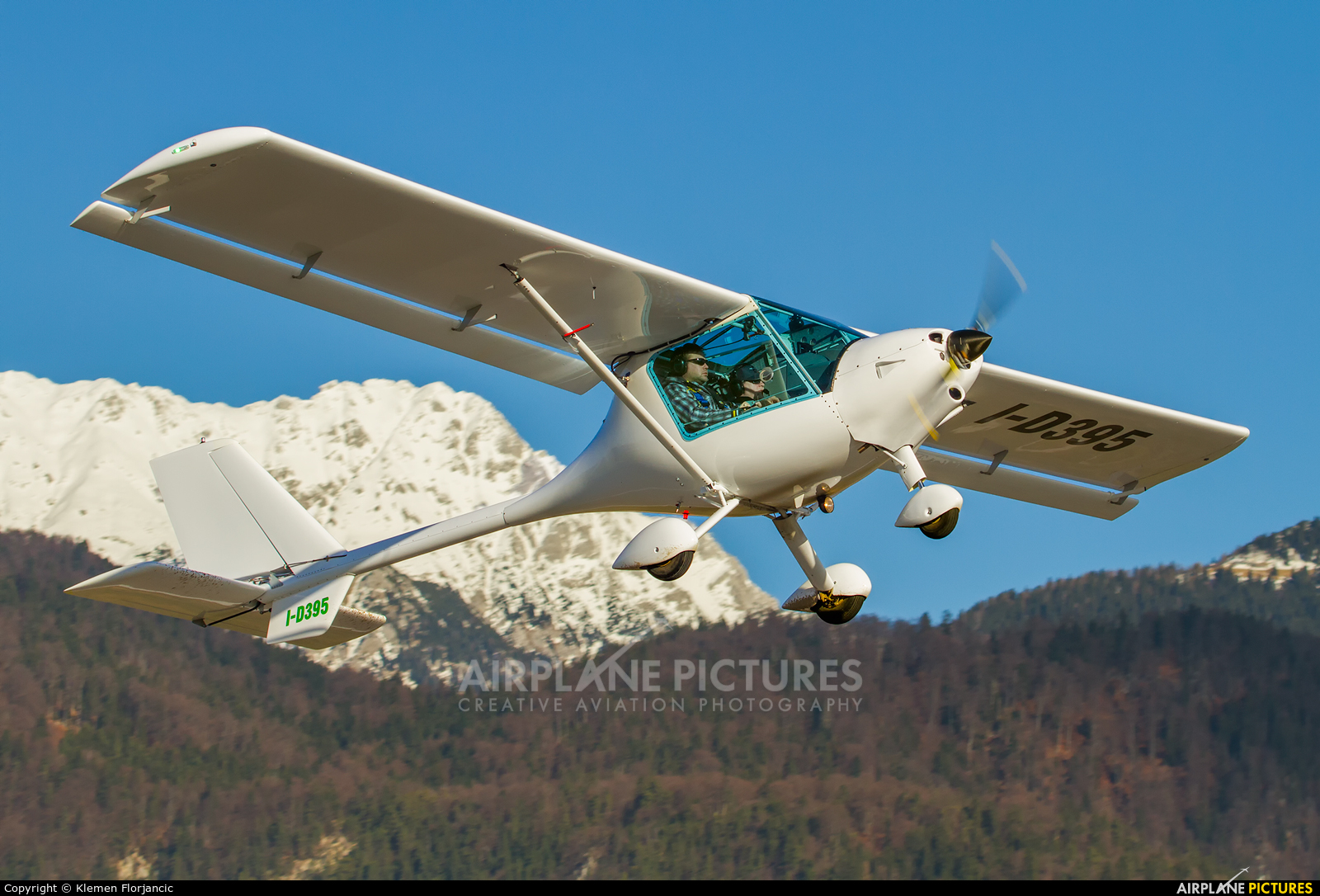 Private I-D395 aircraft at Lesce-Bled 